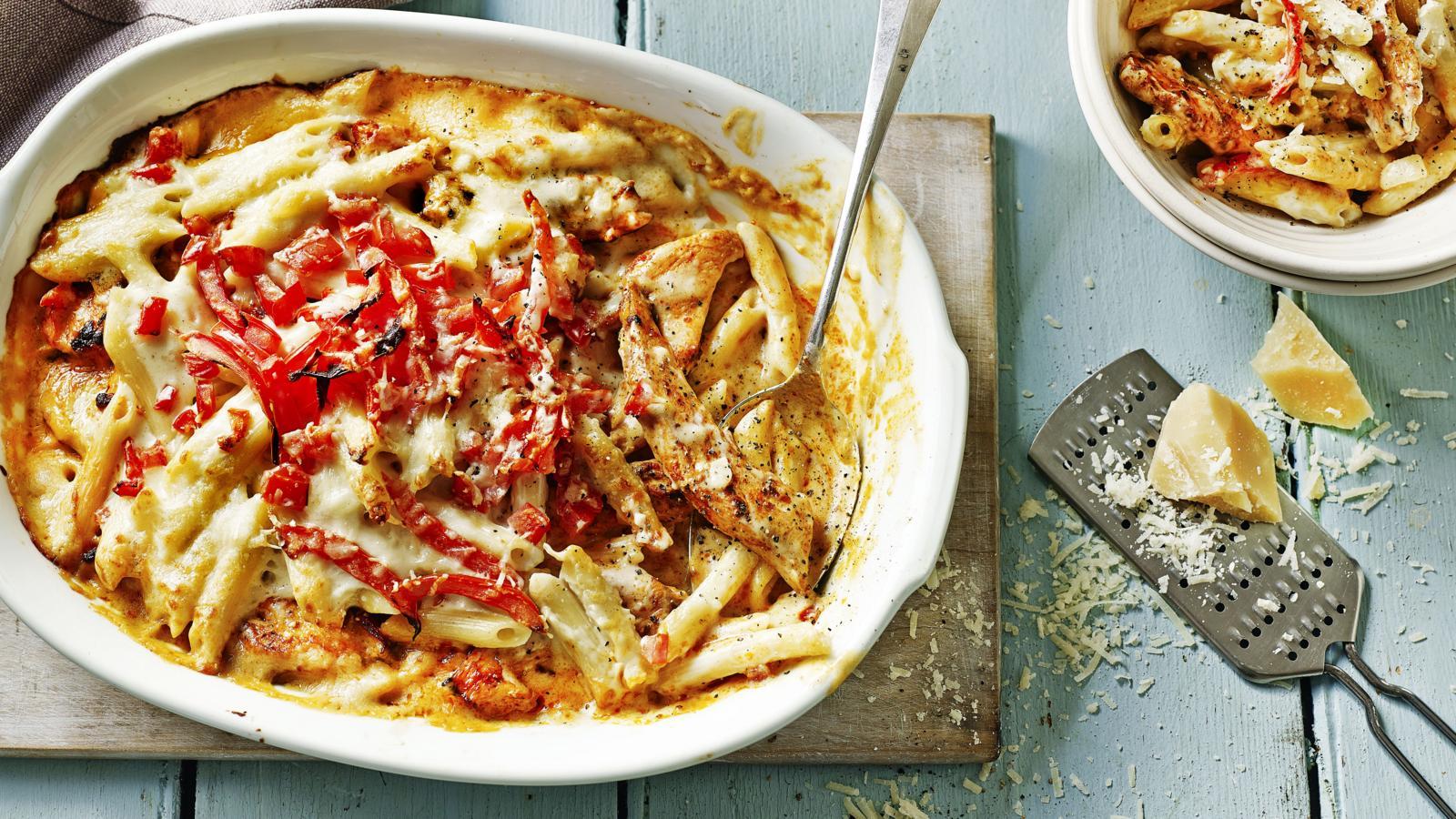 chicken_pasta_bake_25701_16x9.jpg